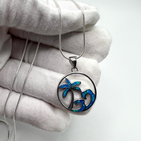 .925 Sterling Silver Waves and Palm Tree Necklace - Picture 5 of 16